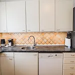 Stunning Rural With Garden And Bbq - Four Bedroom בית נופש *