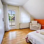 Stunning Rural With Garden And Bbq - Four Bedroom *