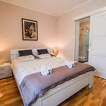 Stunning Rural With Garden And Bbq - Four Bedroom *