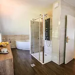 בית נופש Stunning Rural With Garden And Bbq - Four Bedroom