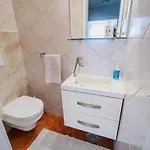 Stunning Rural With Garden And Bbq - Four Bedroom