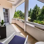 בית נופש Stunning Rural With Garden And Bbq - Four Bedroom *
