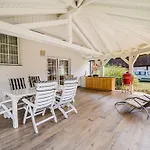 בית נופש Stunning Rural With Garden And Bbq - Four Bedroom