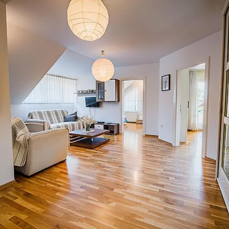 בית נופש Stunning Rural With Garden And Bbq - Four Bedroom *