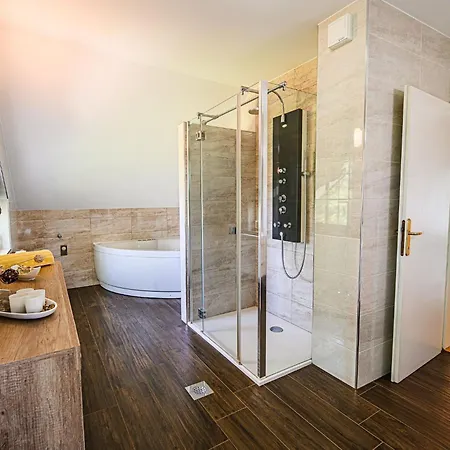 Сasa de vacaciones Stunning Rural With Garden And Bbq - Four Bedroom