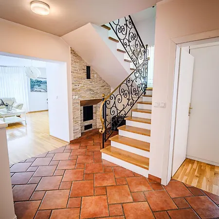 Stunning Rural With Garden And Bbq - Four Bedroom * Brežice