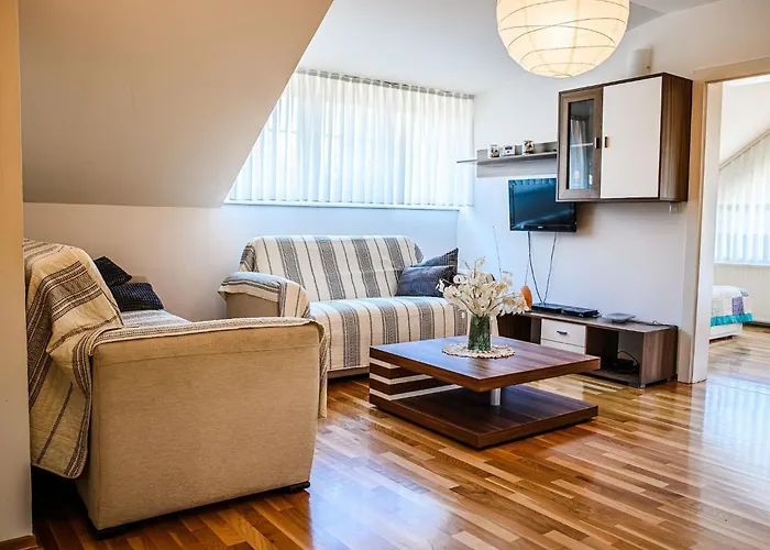 Stunning Rural With Garden And Bbq - Four Bedroom Vakantiehuis *