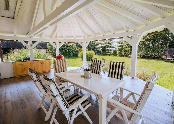 Stunning Rural With Garden And Bbq - Four Bedroom Vakantiehuis *