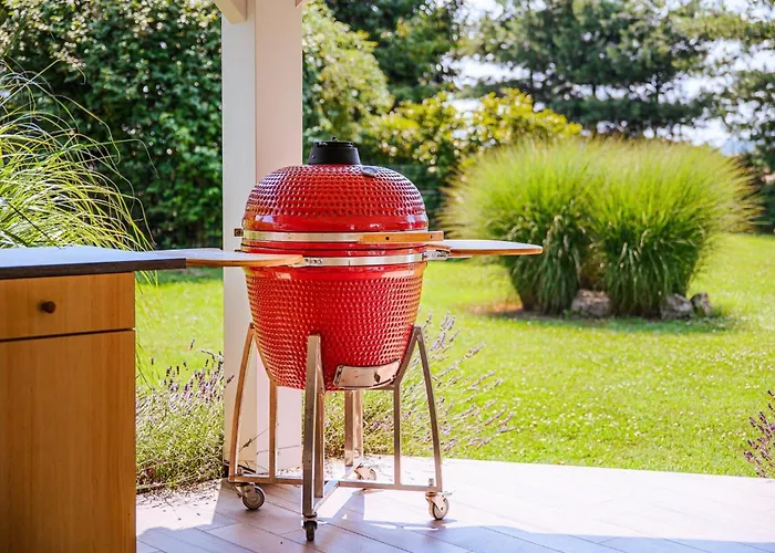 Stunning Rural With Garden And Bbq - Four Bedroom Prázdninový dům Brežice