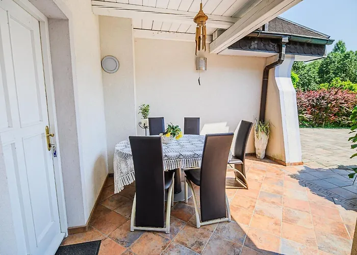 Stunning Rural With Garden And Bbq - Four Bedroom Vakantiehuis *